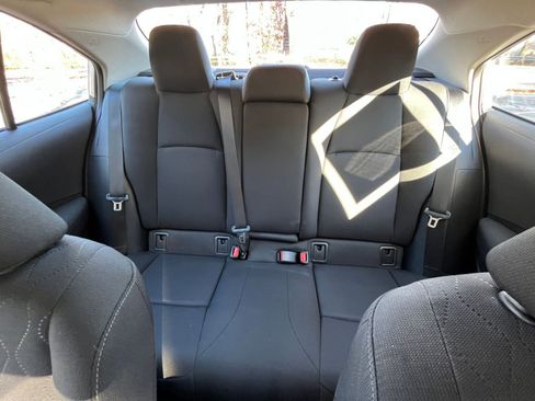 Used 2025 Toyota Corolla LE image 32