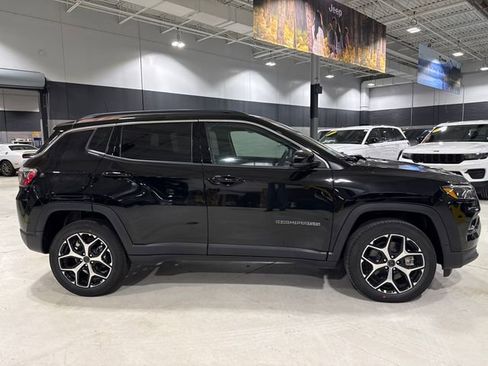 New 2026 Jeep Compass Limited w/ Sun, Sound & Navigation Group image 8