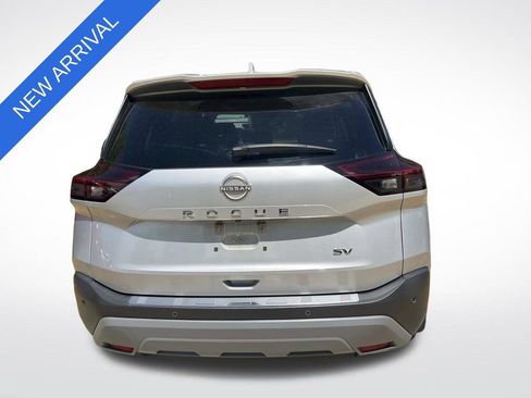 Used 2022 Nissan Rogue SV w/ SV Premium Package FWD image 4