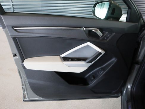 Used 2023 Audi Q3 2.0T Premium w/ Convenience Package image 27