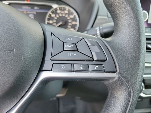 Used 2025 Nissan Altima 2.5 SV image 17