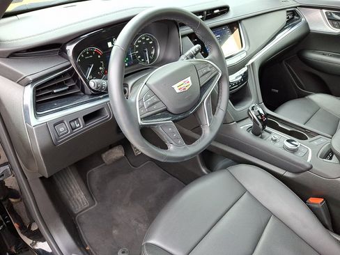 Certified 2025 Cadillac XT5 Premium Luxury image 16