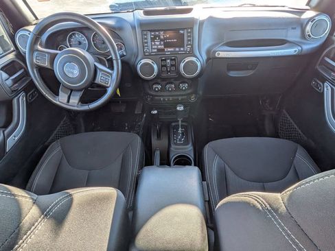 Used 2018 Jeep Wrangler Unlimited Sahara AWD/4WD image 19