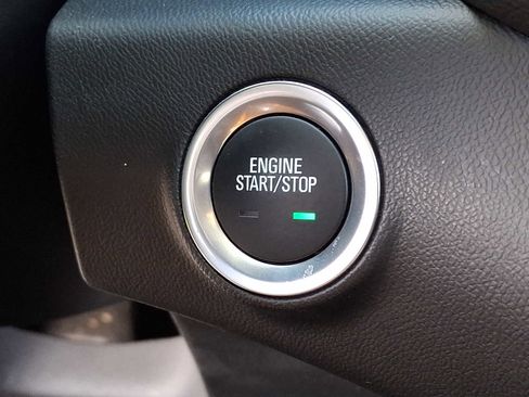 Used 2024 GMC Terrain SLE w/ Driver Convenience Package image 22