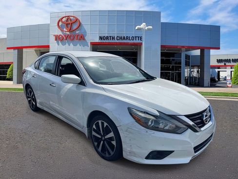 Used 2018 Nissan Altima 2.5 SR image 2