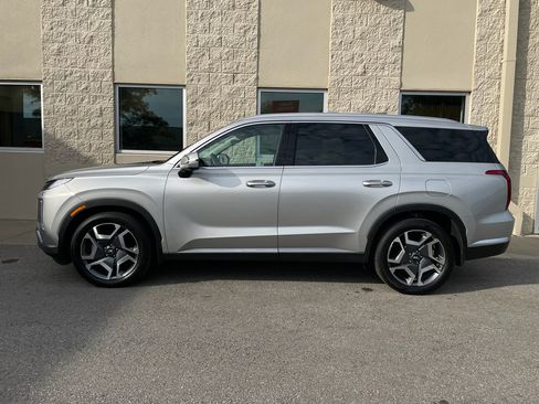 Used 2025 Hyundai Palisade Limited image 2