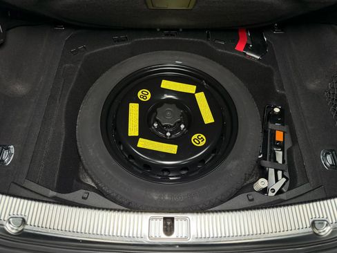 Used 2015 Audi A8 L 4.0T w/ Premium Package image 16