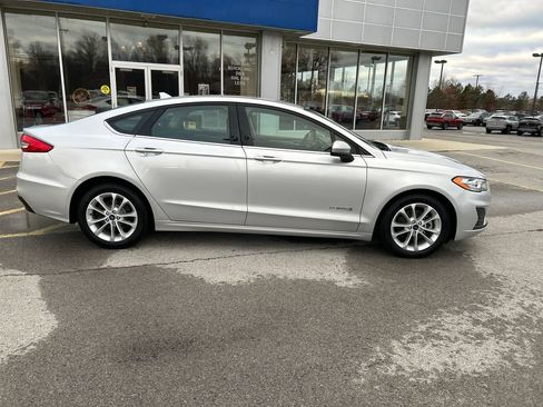 Used 2019 Ford Fusion SE image 8