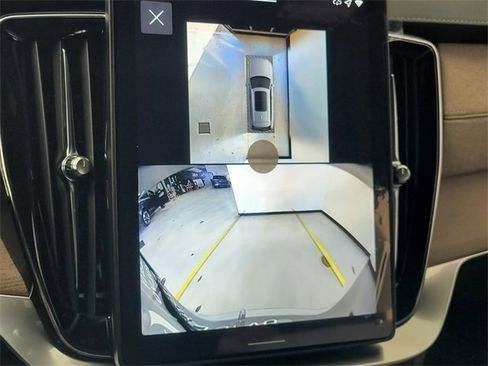 Certified 2026 Volvo XC90 B6 Plus w/ Protection Package image 18