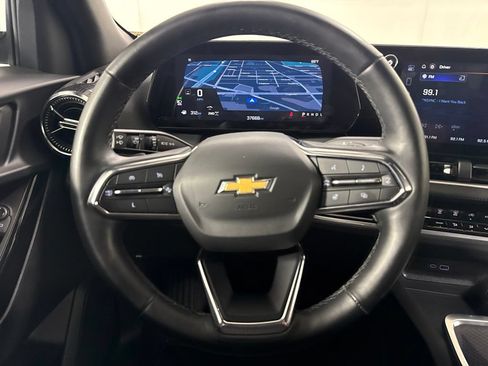 Used 2025 Chevrolet Equinox LT AWD/4WD image 20
