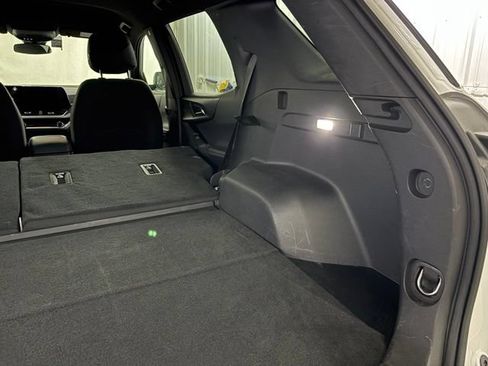 Used 2025 Chevrolet Equinox LT FWD image 16