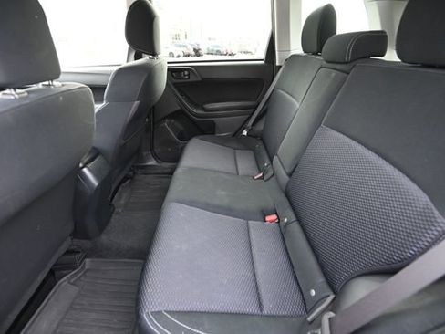 Used 2017 Subaru Forester 2.5i Premium AWD/4WD image 9