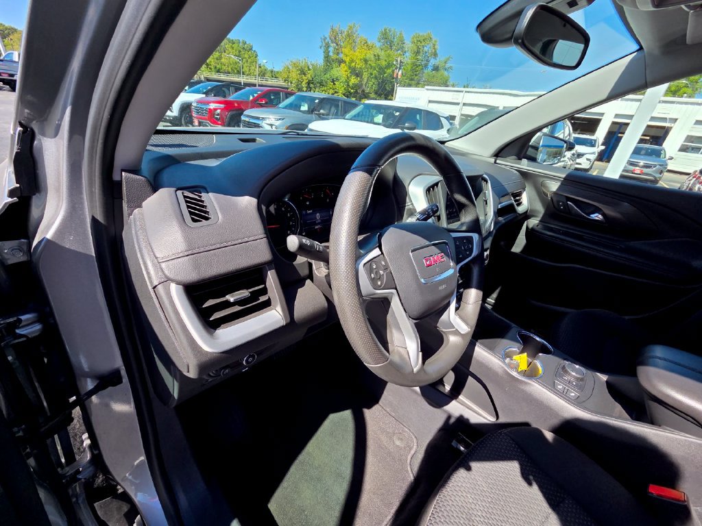 Used 2023 GMC Terrain SLE w/ Driver Convenience Package FWD image 14