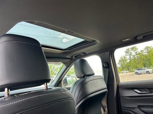 New 2025 Jeep Grand Cherokee Altitude image 8