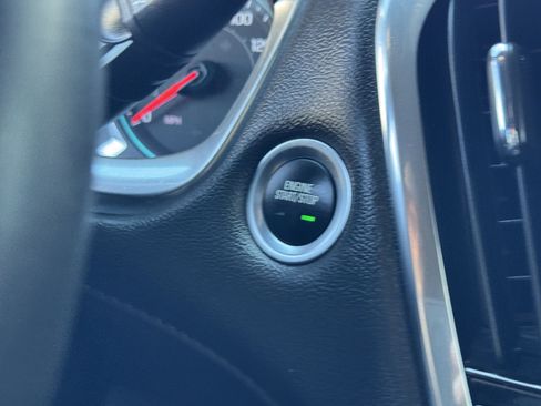 Certified 2023 Chevrolet Traverse LT w/ Rear Camera Mirror Package image 26