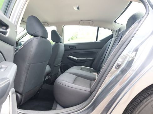Used 2025 Nissan Altima 2.5 SV FWD image 27