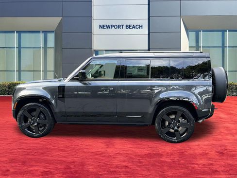 New 2026 Land Rover Defender 110 X-Dynamic SE image 2