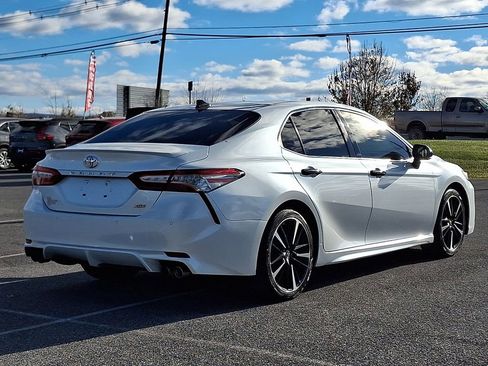 Used 2019 Toyota Camry XSE image 6