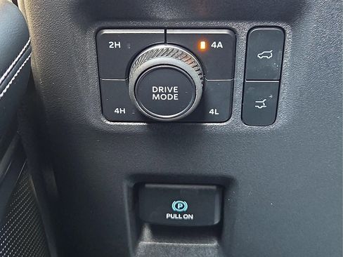 Used 2025 Ford Expedition Platinum AWD/4WD image 20