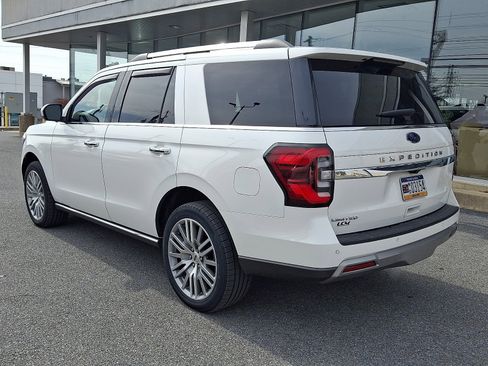 Used 2022 Ford Expedition Limited image 7