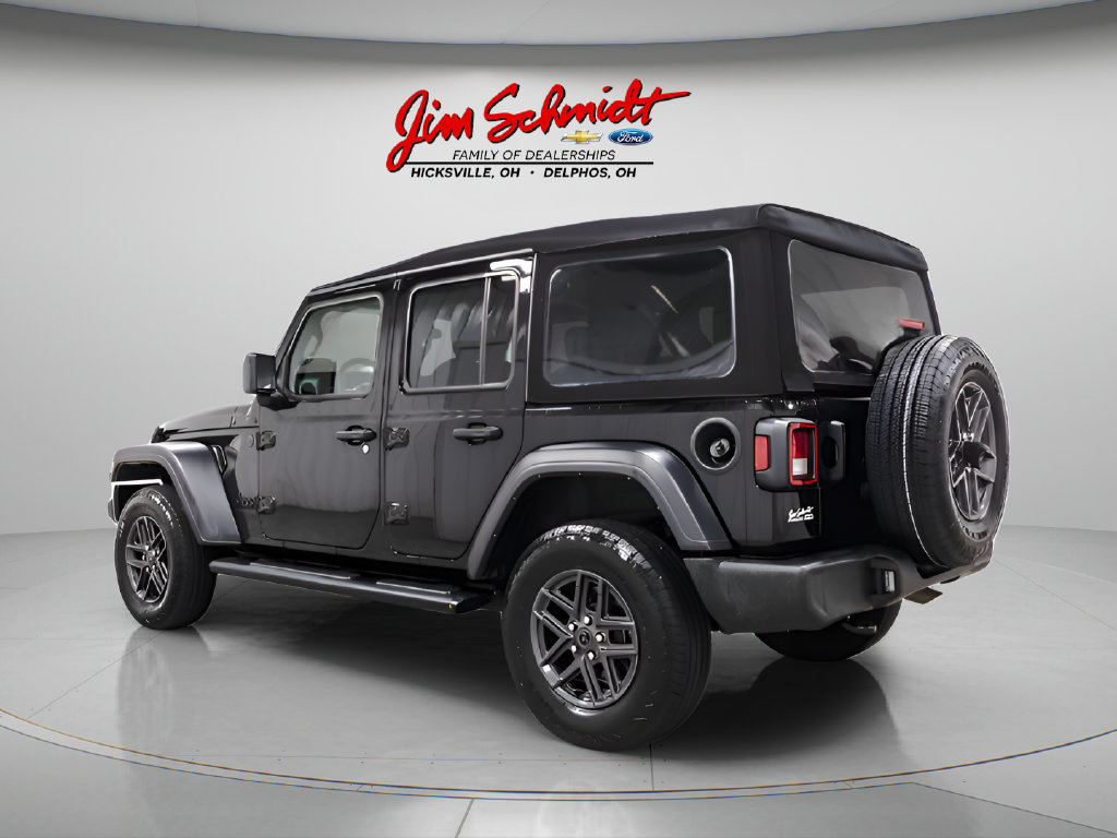 Used 2024 Jeep Wrangler Unlimited Sport AWD/4WD image 4