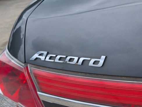 Used 2011 Honda Accord EX image 26