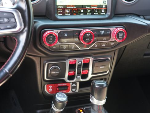 Used 2021 Jeep Wrangler Unlimited Rubicon AWD/4WD image 26