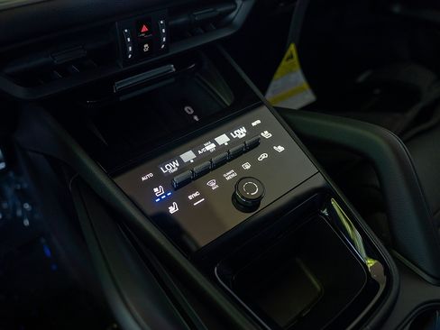 Certified 2026 Porsche Cayenne S AWD/4WD image 16