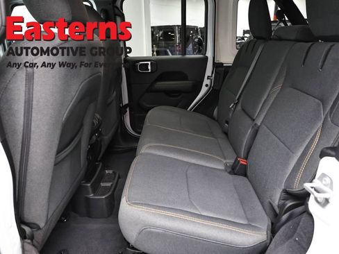 Used 2025 Jeep Wrangler Unlimited Sahara AWD/4WD image 21