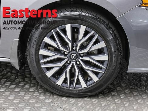 Used 2023 Nissan Altima 2.5 SV w/ SV Premium Package AWD/4WD image 31