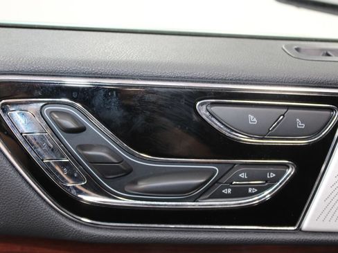 Used 2022 Lincoln Navigator Reserve AWD/4WD image 18
