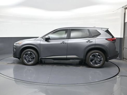 Certified 2026 Nissan Rogue SV FWD image 5