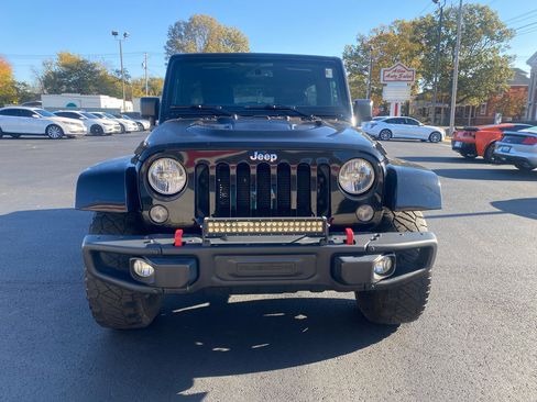 Used 2016 Jeep Wrangler Unlimited Rubicon image 2