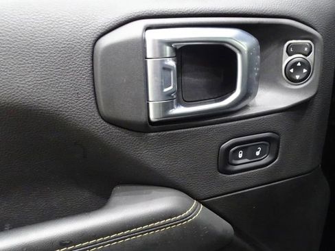 Used 2024 Jeep Wrangler Unlimited Sahara AWD/4WD image 17