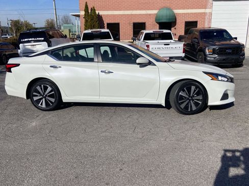 Used 2022 Nissan Altima 2.5 SV w/ SV Premium Package image 20