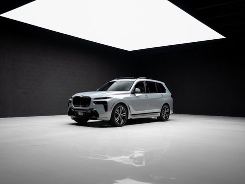 Used 2025 BMW X7 xDrive40i w/ M Sport Package image 88