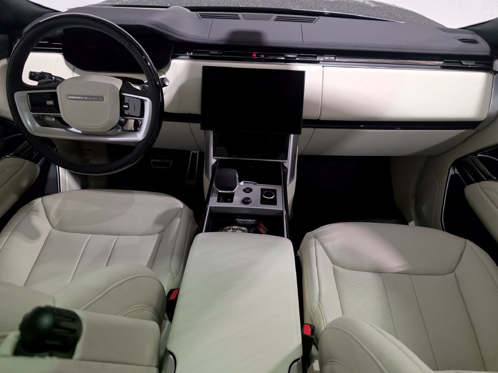 New 2027 Land Rover Range Rover Long Wheelbase SE AWD/4WD image 15