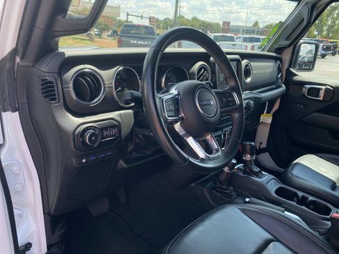 Used 2022 Jeep Wrangler Unlimited Sahara w/ Safety Group AWD/4WD image 25