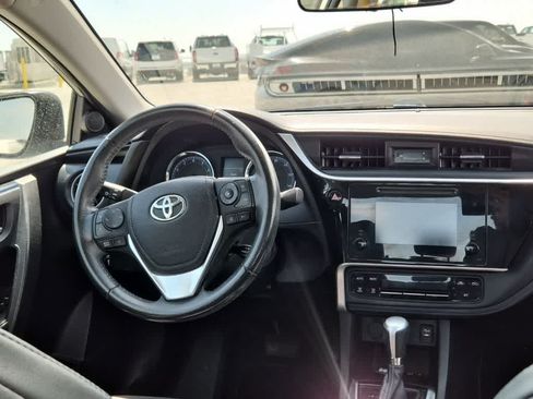 Used 2018 Toyota Corolla SE w/ Carpet Mat Package (TMS) FWD image 11