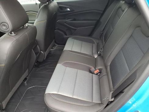 New 2026 Chevrolet Trax LT w/ Sunroof Package image 5
