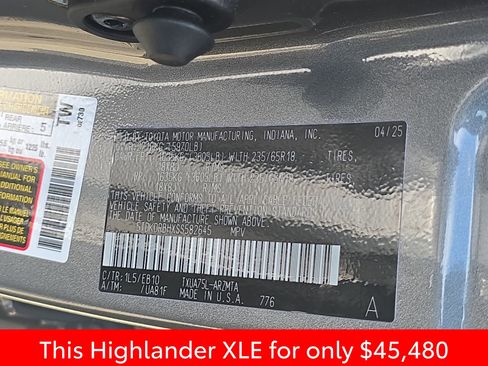 Used 2025 Toyota Highlander XLE AWD/4WD image 45