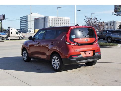 Used 2021 Kia Soul LX image 4