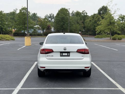 Used 2017 Volkswagen Jetta SEL FWD image 6