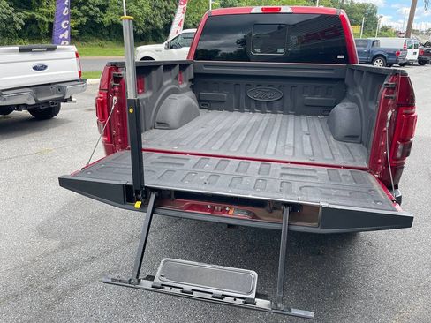 Used 2016 Ford F150 Platinum w/ Equipment Group 701A Luxury AWD/4WD image 8