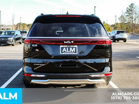Used 2024 Kia Carnival SX image 10