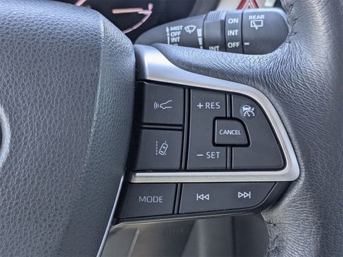 Used 2022 Toyota Sienna XLE image 29