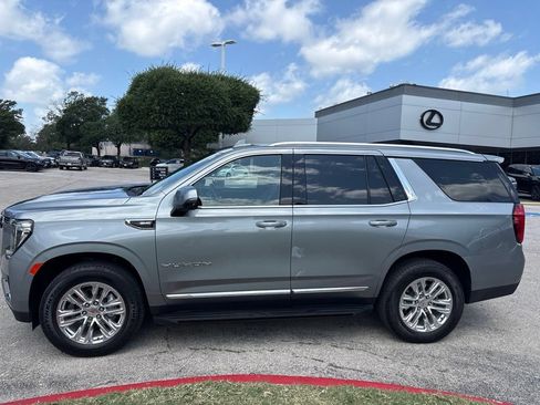 Used 2023 GMC Yukon SLT w/ SLT Premium Package RWD image 2