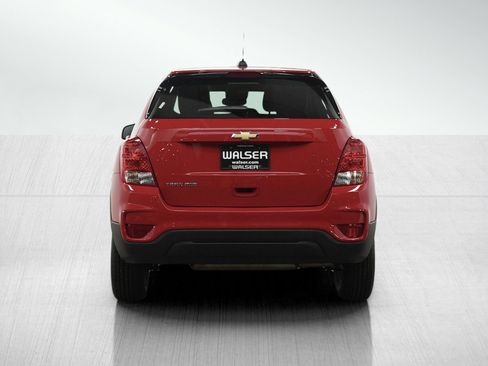 Used 2020 Chevrolet Trax LS w/ Tint and Cruise Package AWD/4WD image 4