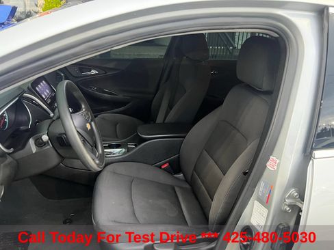Used 2021 Chevrolet Malibu LS FWD image 9