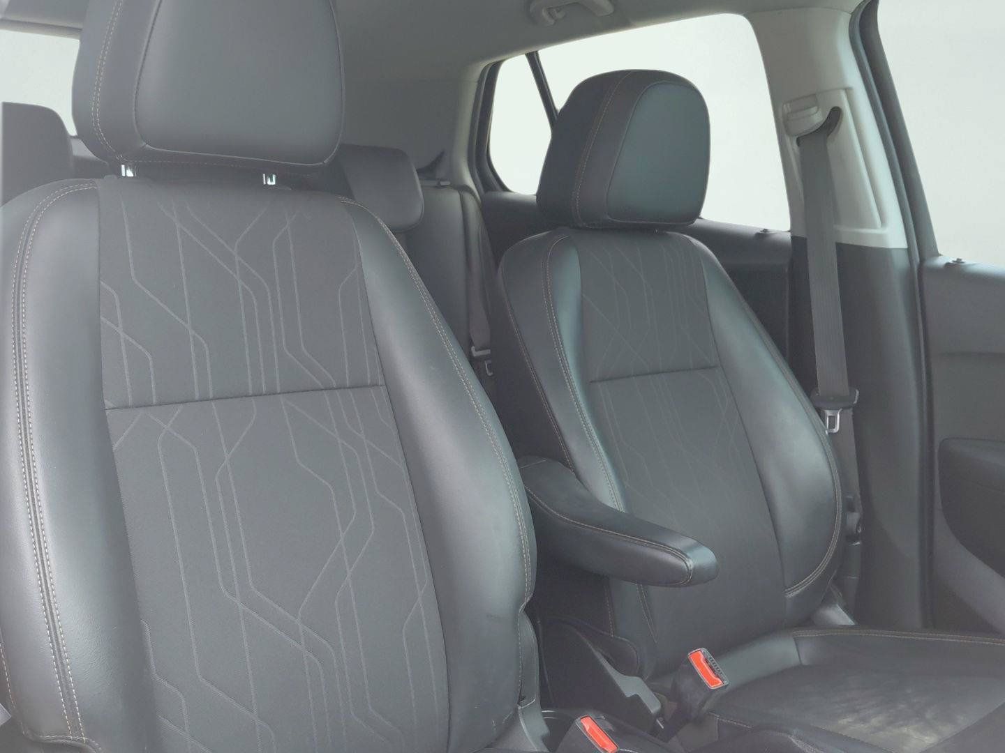 Used 2019 Chevrolet Trax LT w/ LT Convenience Package FWD image 14